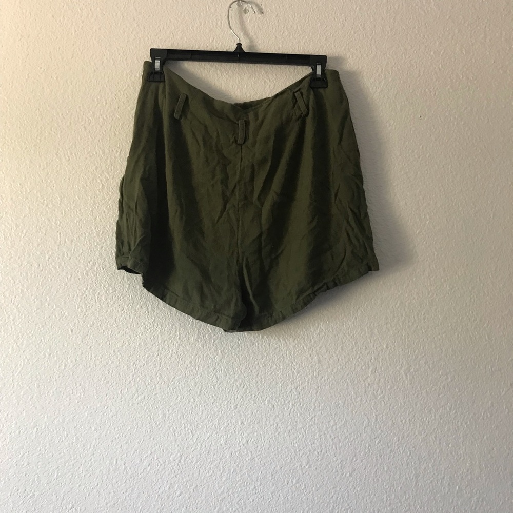 Gianni Bini large shorts dressy casual Green